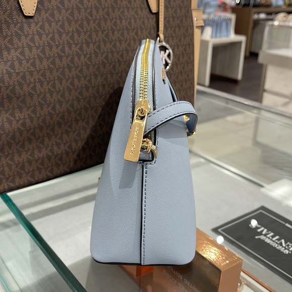 MICHAEL KORS
Jet Set Travel Medium Dome Crossbody Bag
Pale Blue 
NWT - Picture 5 of 16